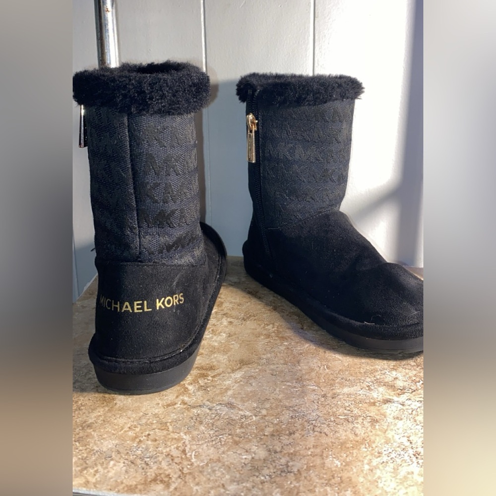 Michael Korrs kids boots!